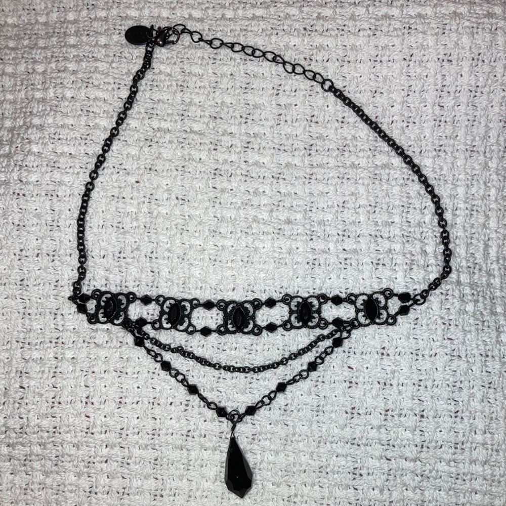 Icing Tiered Choker